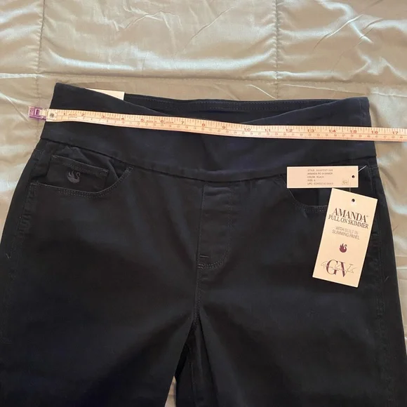 Gloria Vanderbilt Amanda Pull-on Skimmer Black Capri Jean Size 6 NWT - Picture 10 of 16